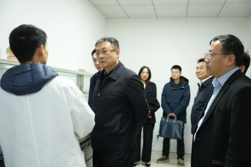 山東省供銷(xiāo)合作社聯(lián)合社黨組書(shū)記、理事會(huì)主任張傳忠一行蒞臨公司調(diào)研交流