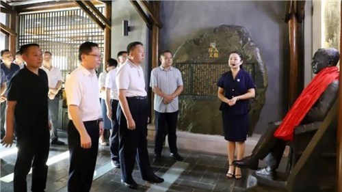 湖南省政協(xié)主席、黨組書(shū)記毛萬(wàn)春一行來(lái)集團(tuán)白沙溪茶廠考察調(diào)研