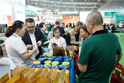 我與中部農博會的24年 | 集團公司副董事長吳浩人：連續(xù)24年參加，進行品牌展示與新品推廣